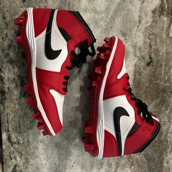 Size 11 Jordan’s cleats practically new. My son wore them twice. - Picture 4 of 6